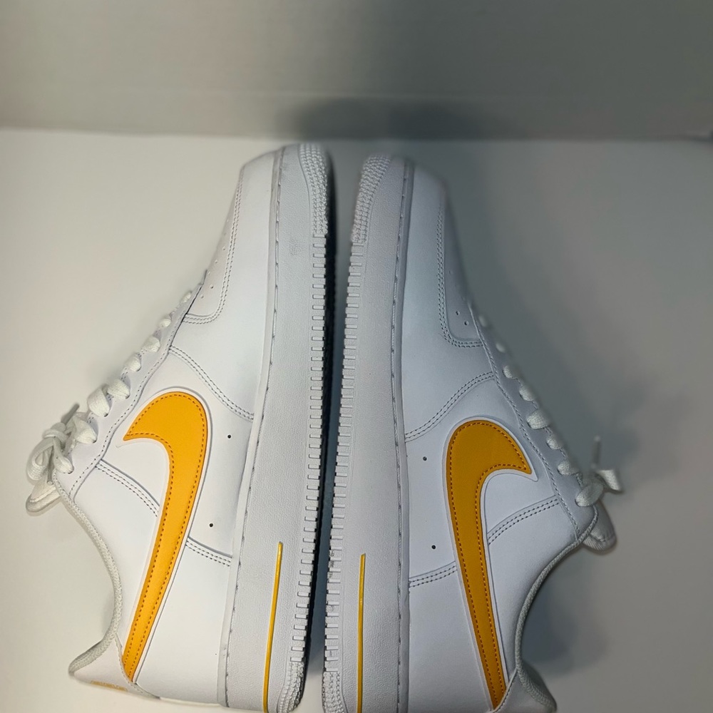 Nike Air Force 1 Low White University Gold Size 12 - Picture 11 of 13